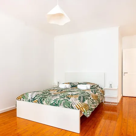 Modern Bairro Alto Hostal