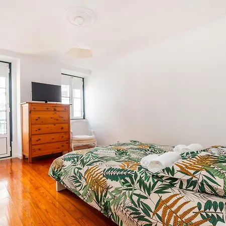 Modern Bairro Alto Hostal