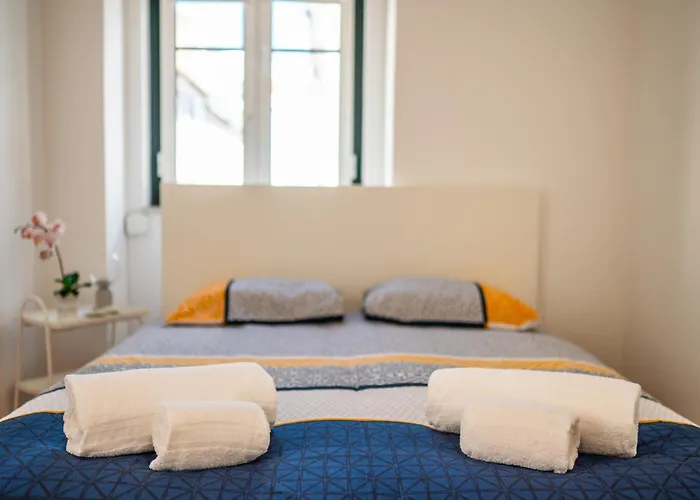 Modern Bairro Alto Hostel *