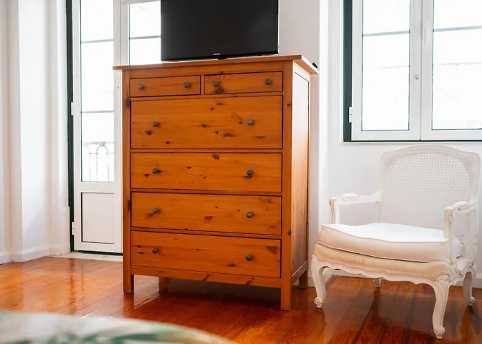 Modern Bairro Alto Hostel *